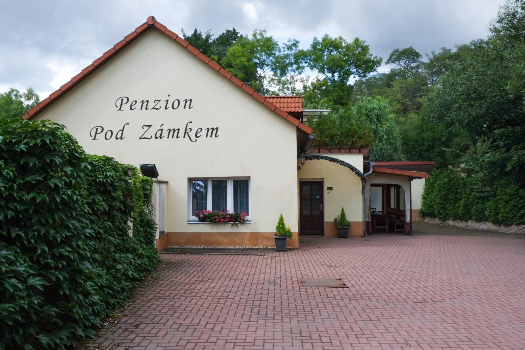 Penzion Pod Zamkem Пругонице Экстерьер фото